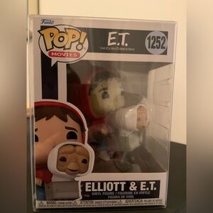 Funko Pop E.T. and Elliott